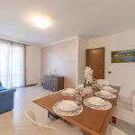 La Feriolina - Al Con Giardino Privato 아파트